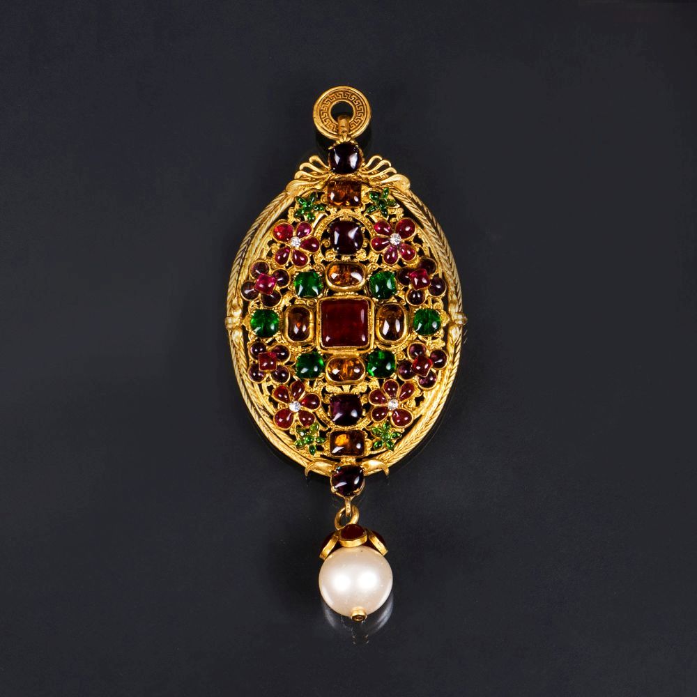 Chanel - Gripoix Medaillon im byzantinischen Stil Gripoix Medaillon im byzantinischen Stil