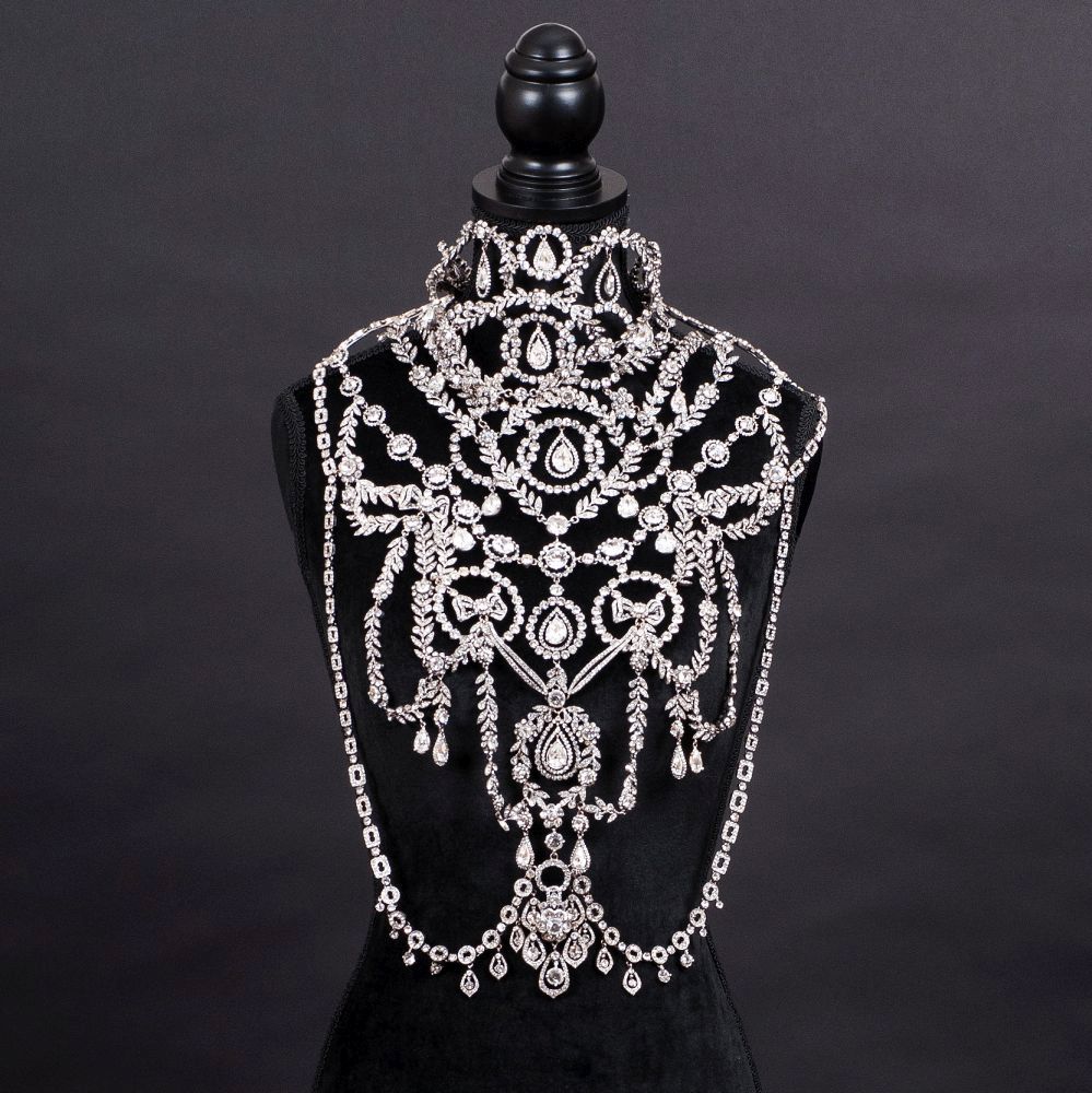 Christian Dior - Grande Hals- und Brustschmuck mit Swarovski-Kristallen Grande Hals- und Brustschmuck mit Swarovski-Kristallen