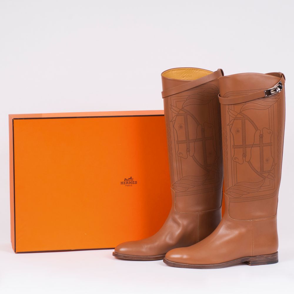 A Pair of Naturel Jumping Boots with Motives of Horses - image 2