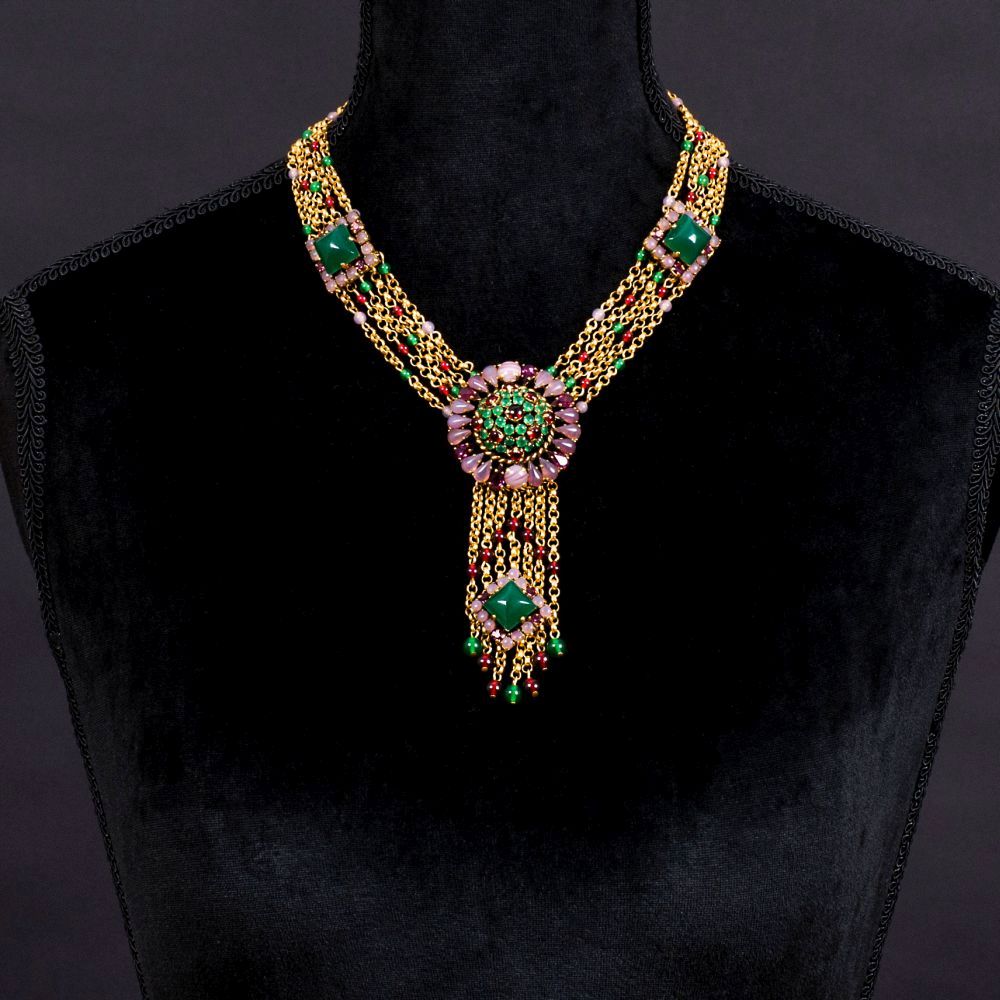 Christian Dior - Henkel & Grosse Collier mit Farbsteinen Henkel & Grosse Collier mit Farbsteinen