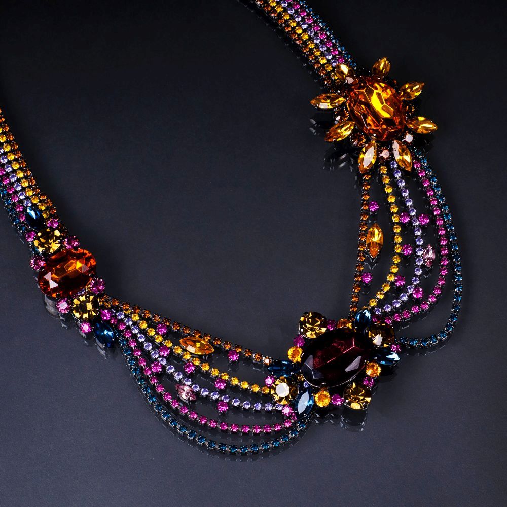 Farbintensives Strass Collier mit Blüten - Bild 2