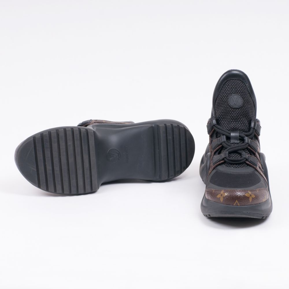 A Pair of LV Archlight Sneakers in Black - image 2