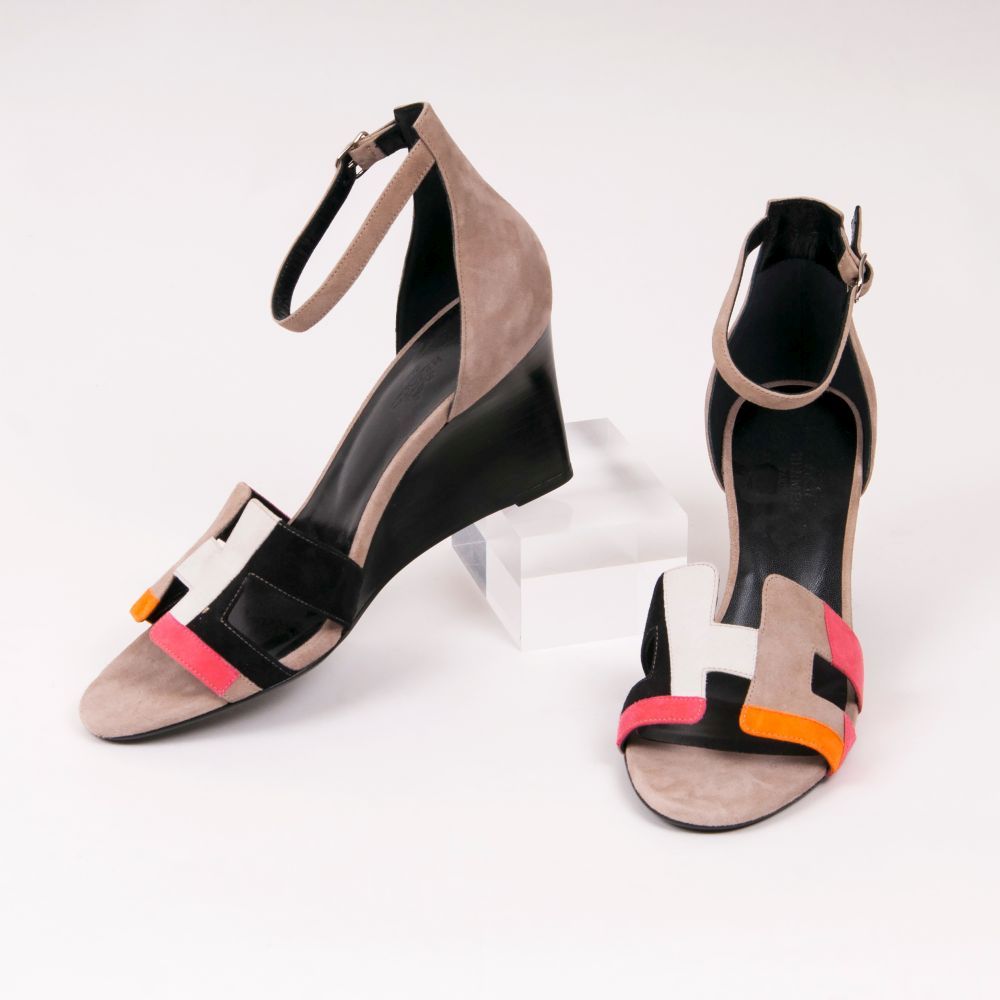 A Pair of Pumps Legend Multicolour Suede