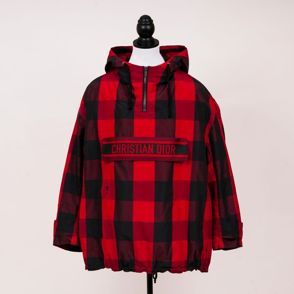 An Oversize Plaid Pattern Hooded Anorak