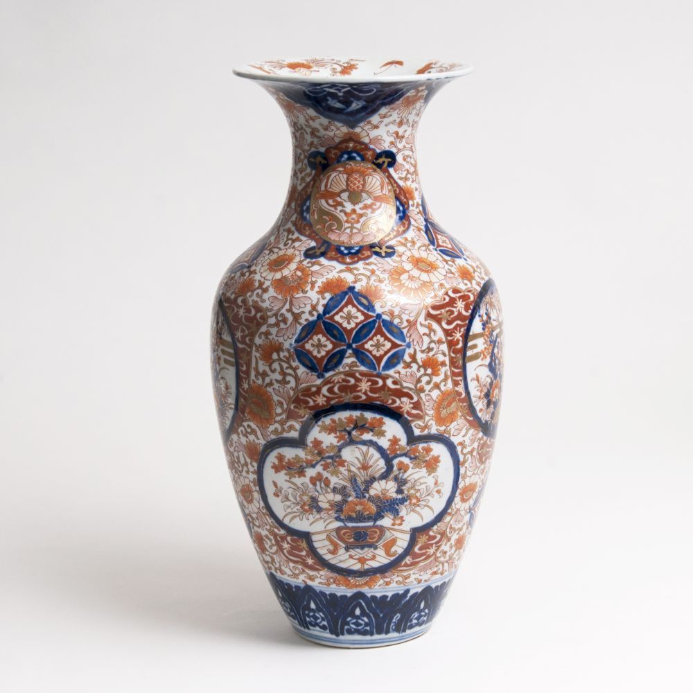Grosse Imari-Vase mit Blumen und Vögeln - Bild 4