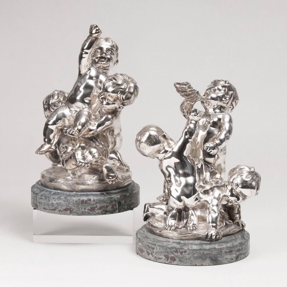 Paar versilberte Figurengruppen 'Spielende Putti' nach Claude Michel Clodion Paar versilberte Figurengruppen 'Spielende Putti' nach Claude Michel Clodion