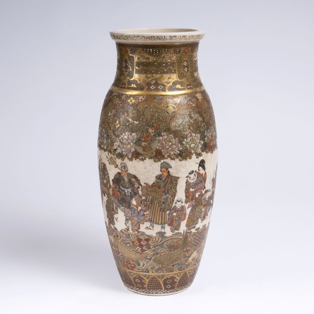 Große Satsuma-Vase mit feinstem Dekor