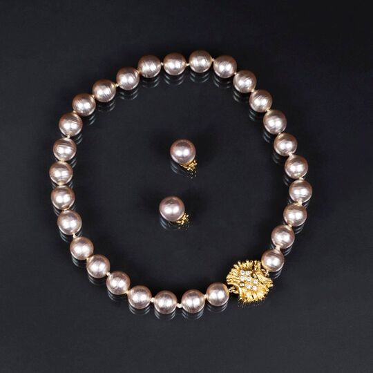 Faux Pearls Kette und Paar Ohrclips