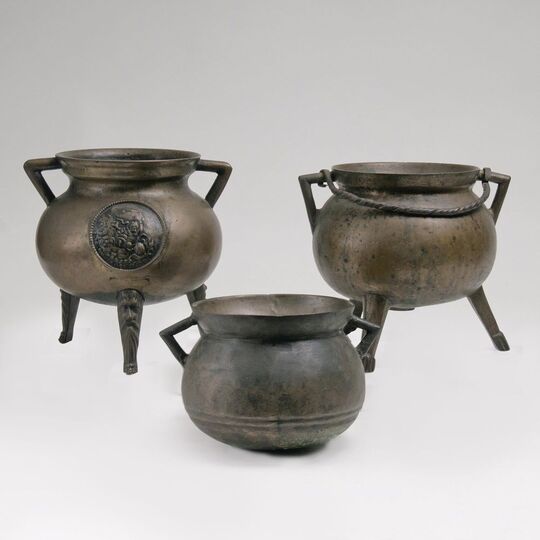 A Set of 3 Bronze-Pots