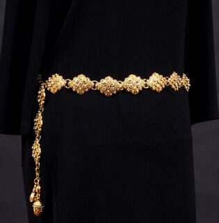 A long Chain Belt with Strass