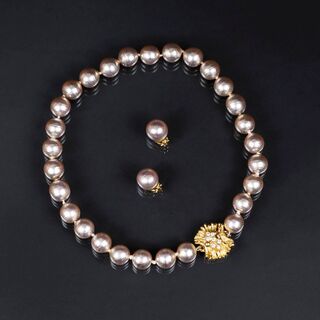 A Faux Pearls Necklace with Pair of Earclips