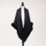 Monogramm Cape mit Pelzbesatz Schwarz