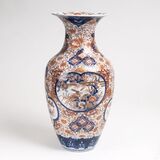 Grosse Imari-Vase mit Blumen und Vögeln - Bild 1