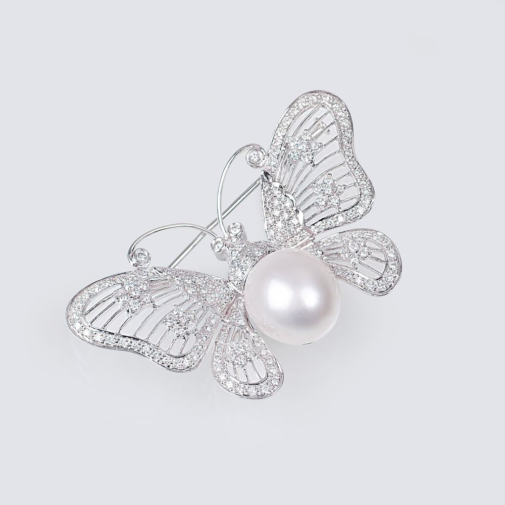 A Diamond Pearl Brooch 'Butterfly'