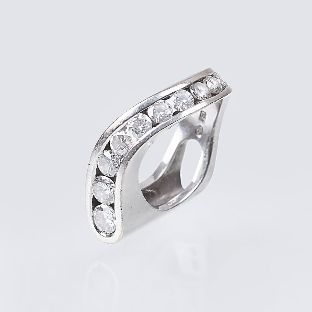 Gebrüder Schaffrath, gegr. 1923 in Hanau - Brillant-Ring 'Welle' Brillant-Ring 'Welle'