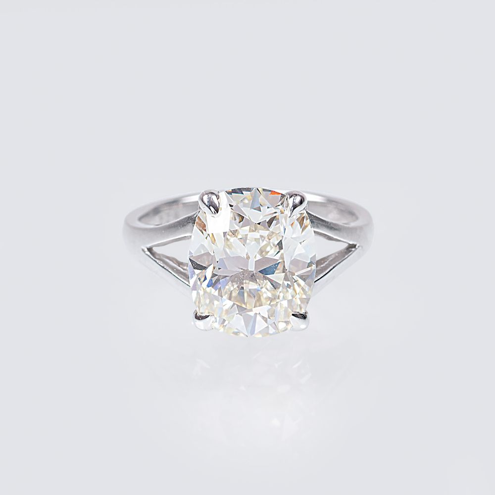 A Highcarat Solitaire Diamond Ring - image 2