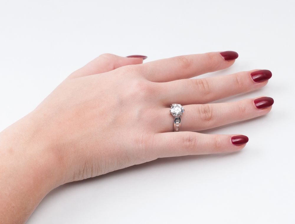 A Diamond Ring with a Solitaire Diamond - image 3