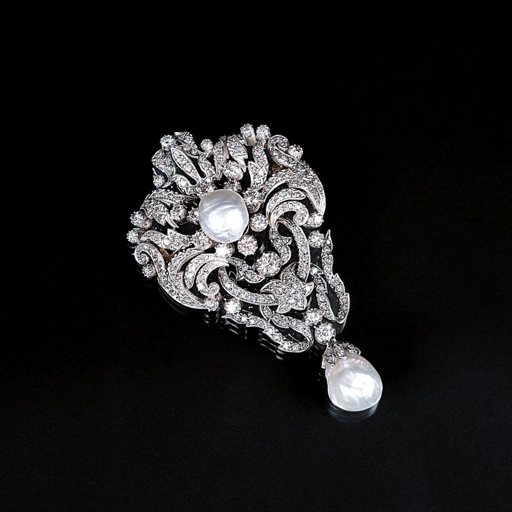 A fine Diamond Art-Nouveau Brooch with Baroque Pearls A fine Diamond Art-Nouveau Brooch with Baroque Pearls