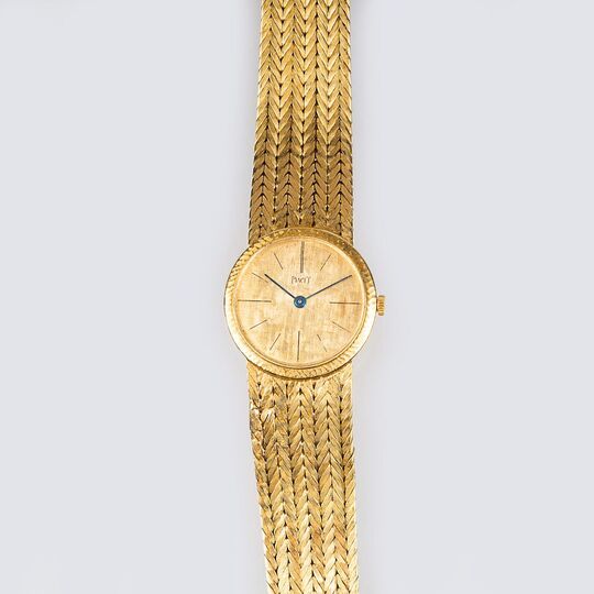 A Vintage Ladie's Wristwatch in Gold