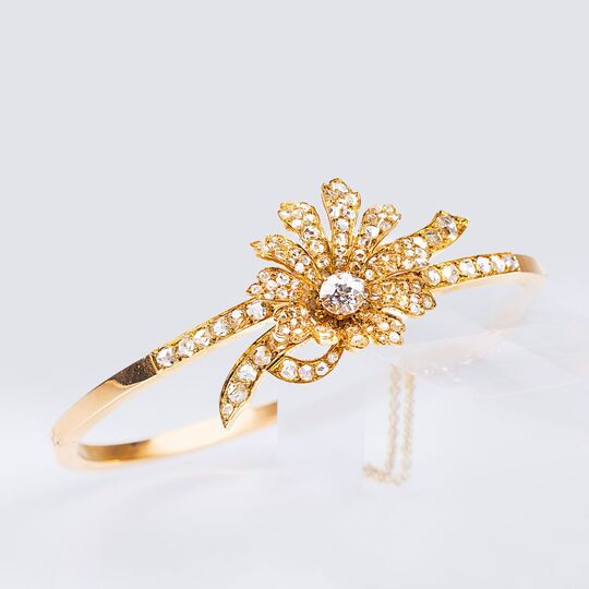 Art-Nouveau Armreif mit Diamant-Besatz