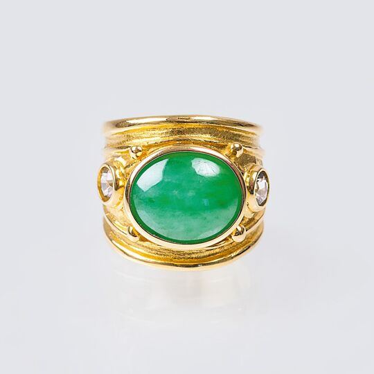 A Chrysopras Cabochon Ring