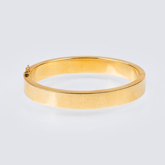 A Gold Bangle Bracelet