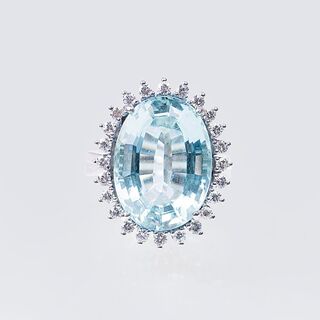 An Aquamarine Diamond Ring