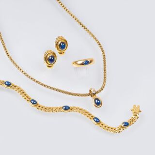A Jewellery Set with Sapphire Cabochons