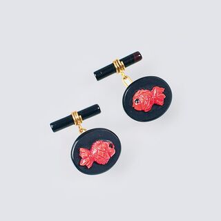 A Pair of Onyx Coral Cufflinks 'Fish'