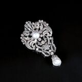 A fine Diamond Art-Nouveau Brooch with Baroque Pearls - image 1