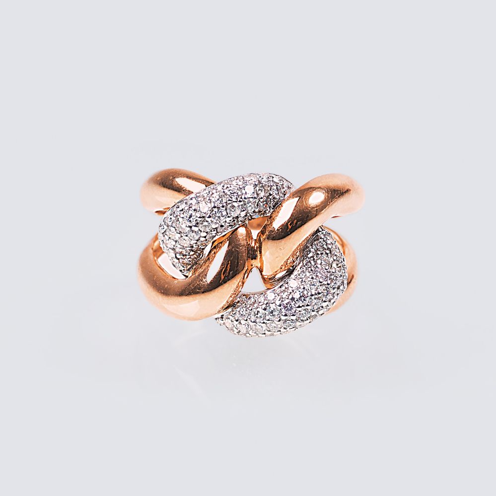 A Roségold Ring with Diamonds