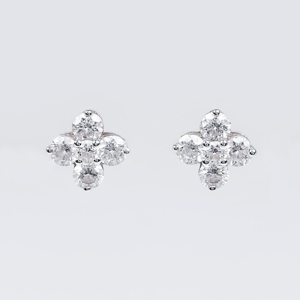 A Pair of Diamond Earstuds