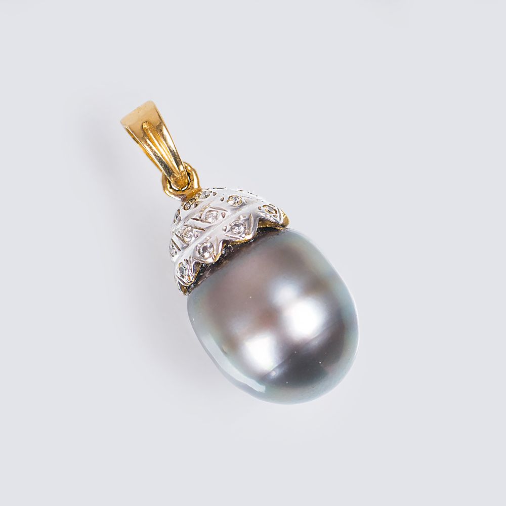 A Tahiti Pearl Pendant with Diamonds