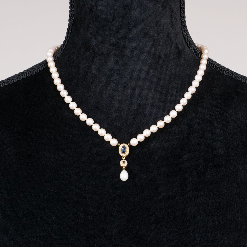 Perlen-Kette mit Saphir-Diamant-Anhänger - Bild 2