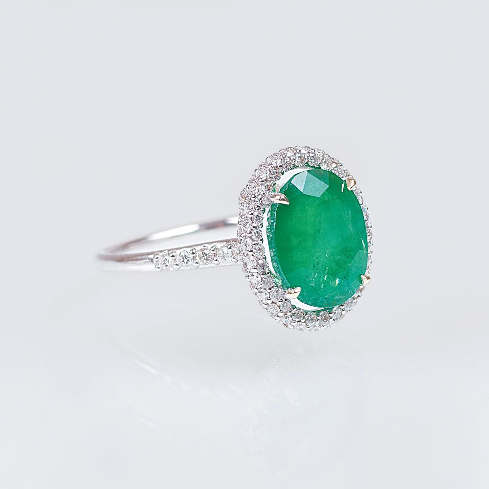 An Emerald Diamond Ring - image 2