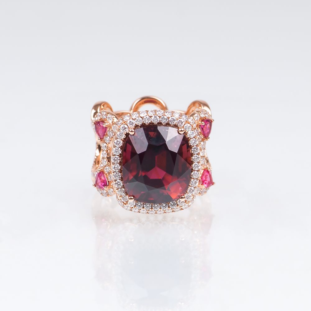 A Tourmaline Diamond Ring with Pink Sapphires