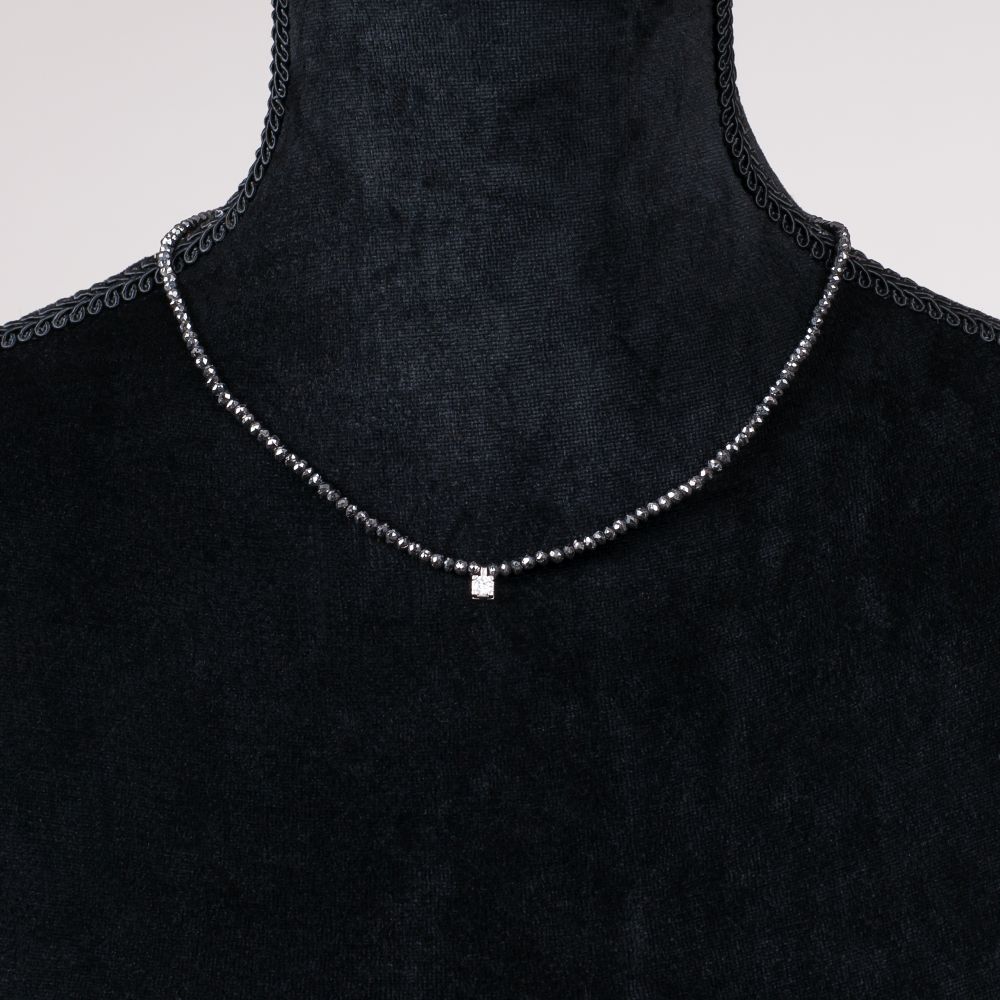 Schwarzes Diamant-Collier mit Solitär-Anhänger - Bild 2