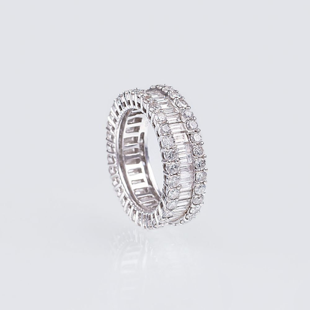 A Memory Diamond Ring in Baguette-Cut A Memory Diamond Ring in Baguette-Cut