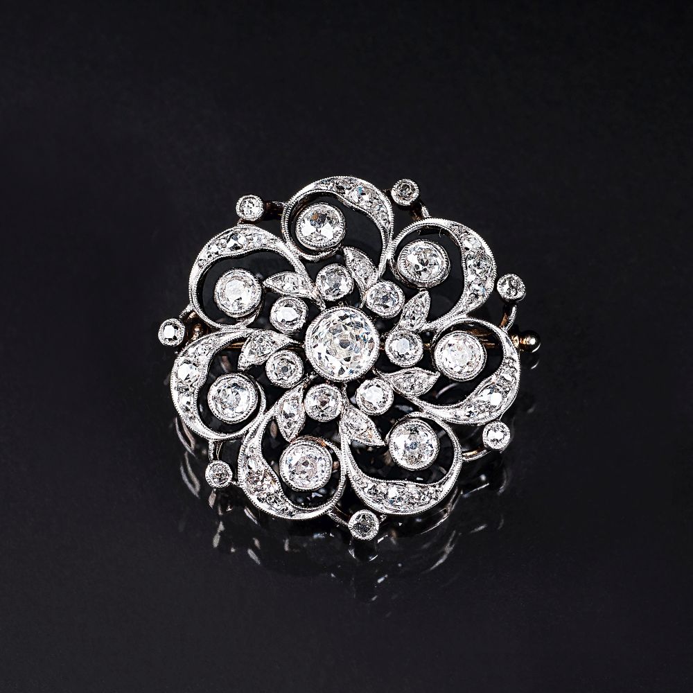 An Art Nouveau Diamond Flower Brooch