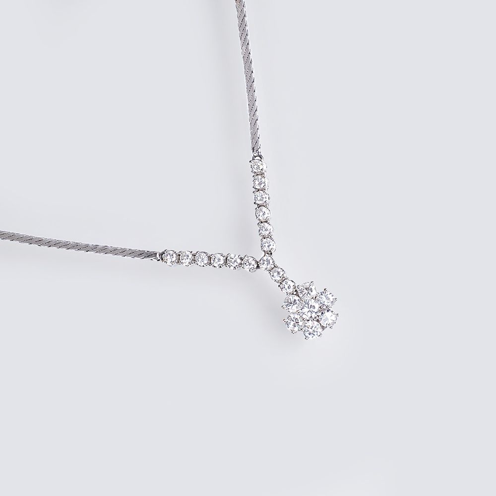 A Fine Diamond Necklace A Fine Diamond Necklace