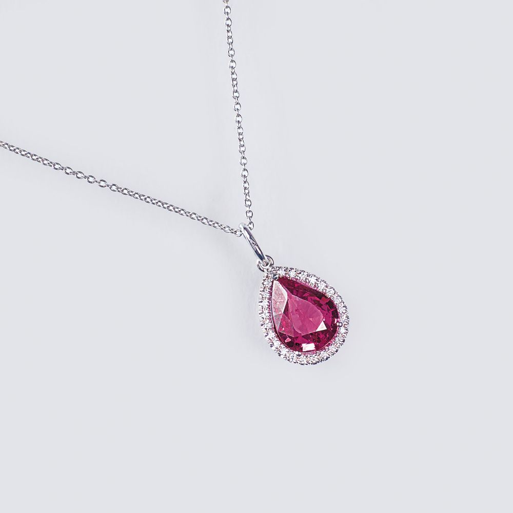 A Pink Sapphire Pendant on Necklace