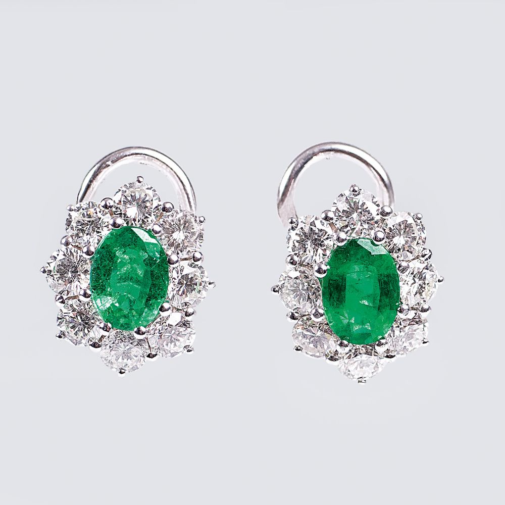 Paar Smaragd-Brillant-Ohrringe