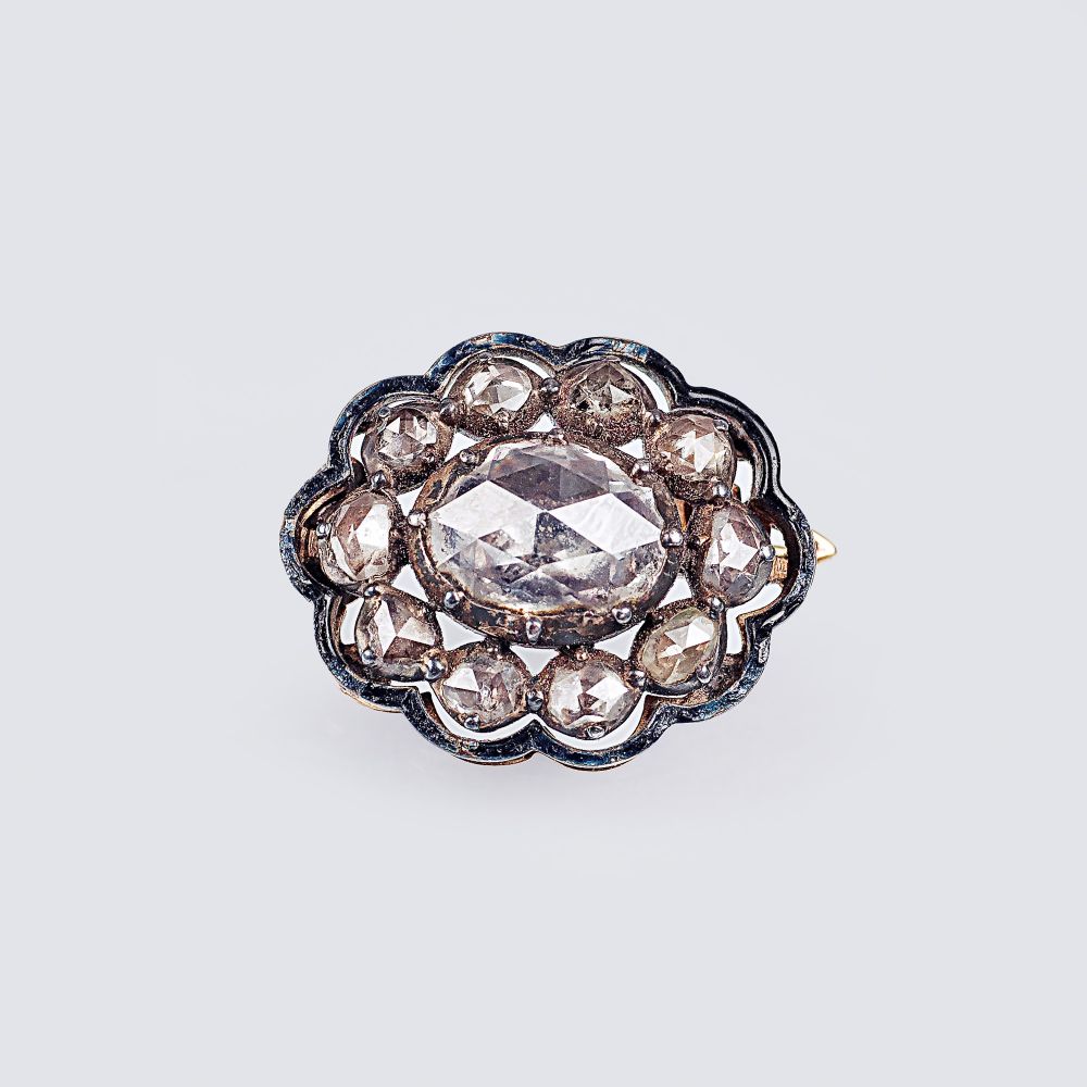 An antique small Diamond Brooche - image 2