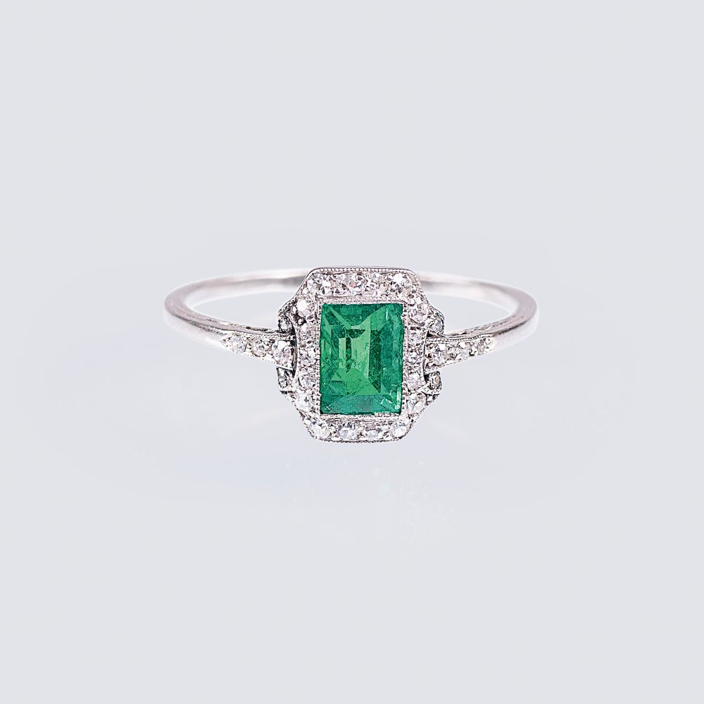 Zierlicher Art-déco Smaragd-Diamant-Ring Zierlicher Art-déco Smaragd-Diamant-Ring