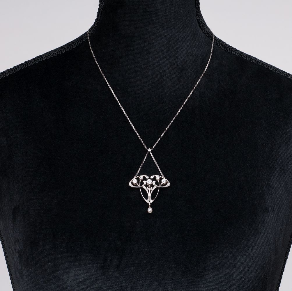 A Fine Art Nouveau Diamond Necklace with Pearl - image 3