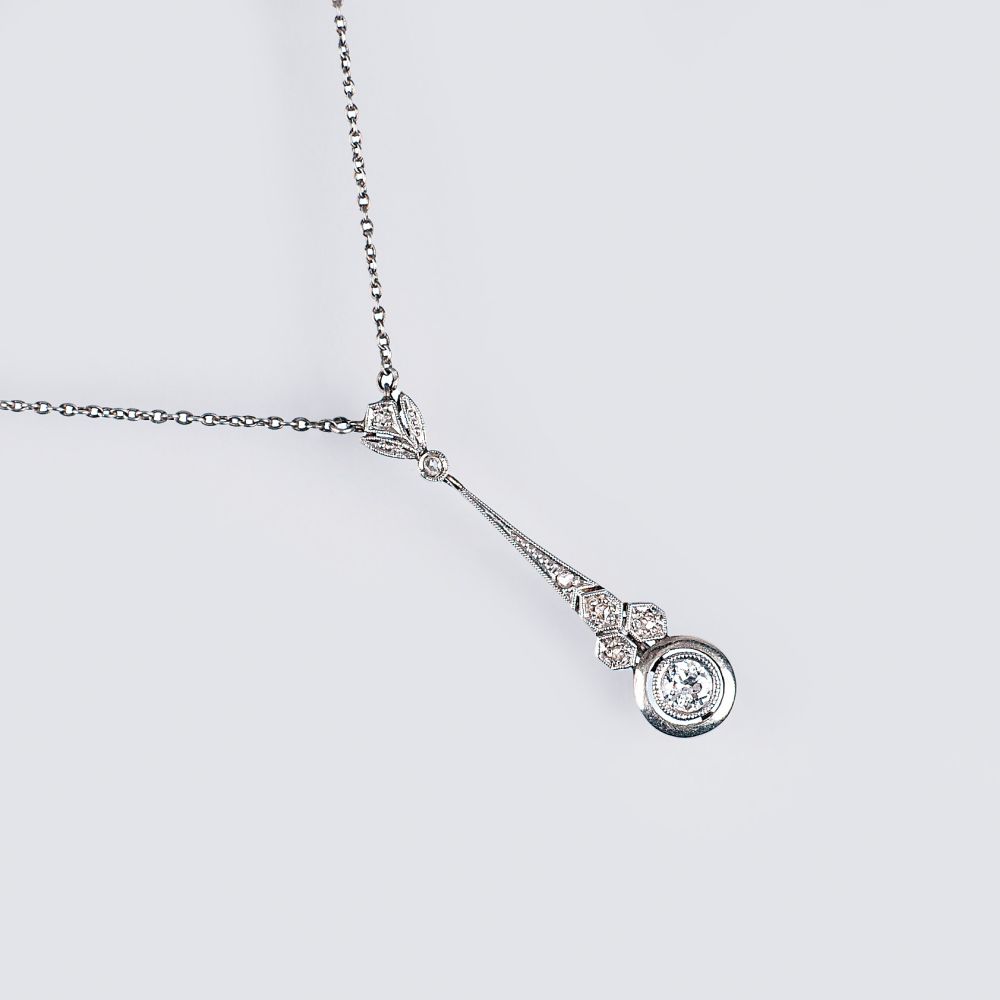 A small Art-déco Diamond Pendant on Necklace
