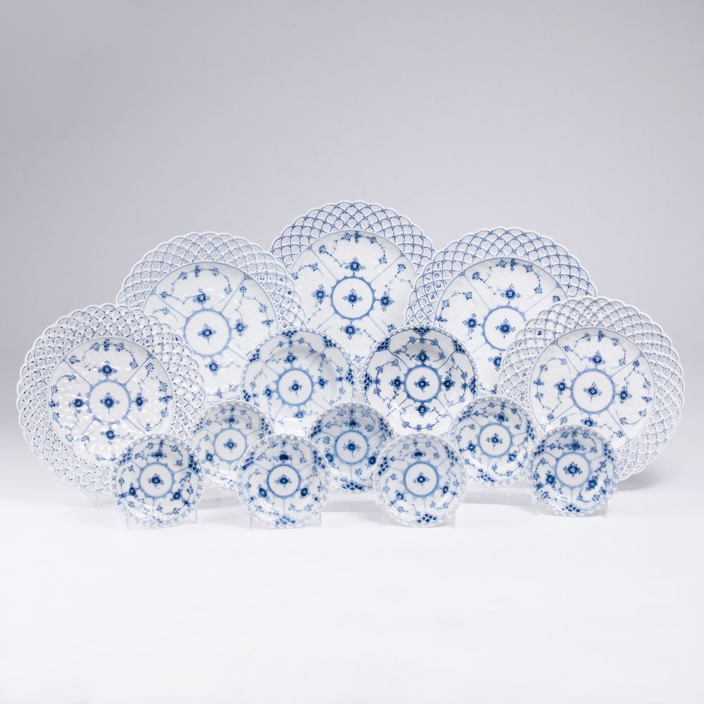 A Royal Copenhagen Set 'Musselmalet Full Lace' of 18 Plates A Royal Copenhagen Set 'Musselmalet Full Lace' of 18 Plates