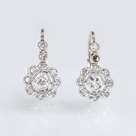 A Pair of petite Diamond Earpendants