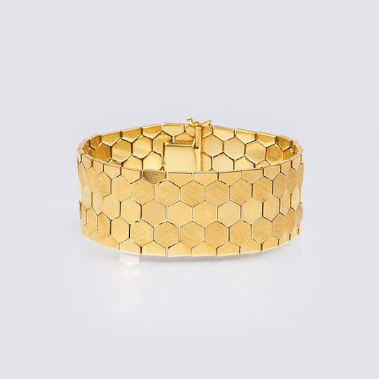 A Vintage Gold Bracelet