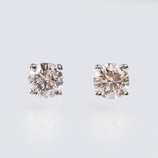 A Pair of Solitaire Diamond Earstuds